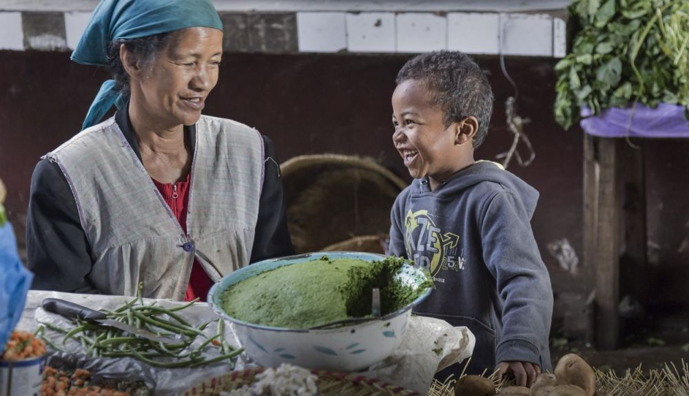 Los niños en Madagascar tienen conocimientos amplios sobre las planta silvestres comestibles. Los niños en Madagascar tienen conocimientos amplios sobre las planta silvestres comestibles.