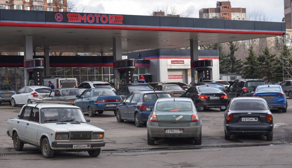 Crisis en Ucrania y automóvil, las marcas de coches cortan lazos con Rusia
