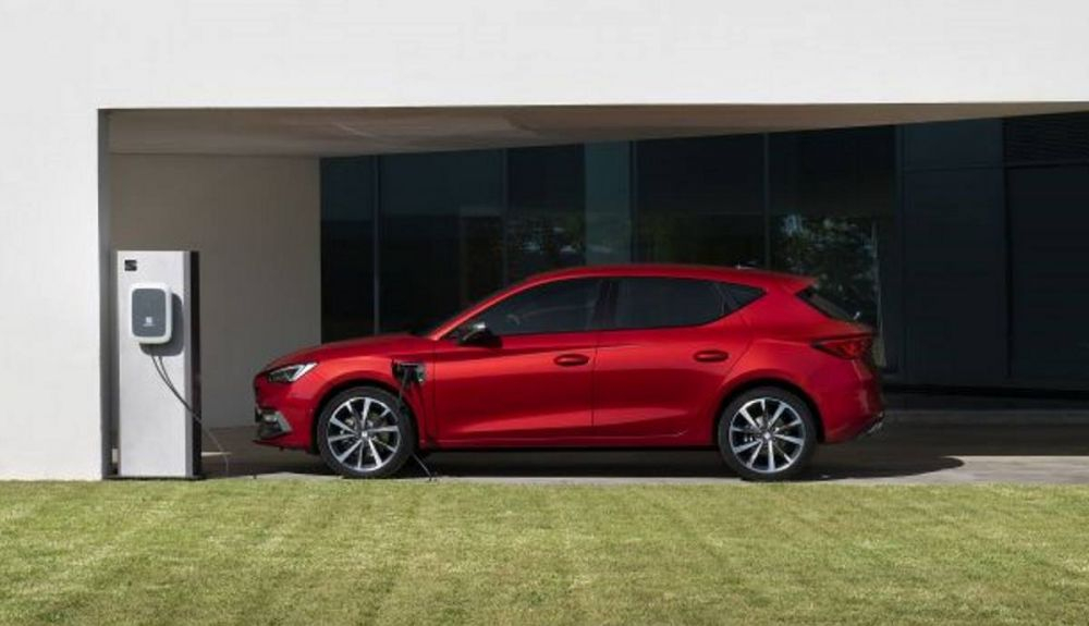 seat leon e hybrid 006h 1 1000x575