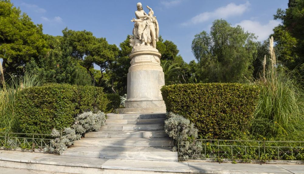 Estatua de Lord Byron en Atenas, Grecia Estatua de Lord Byron en Atenas, Grecia