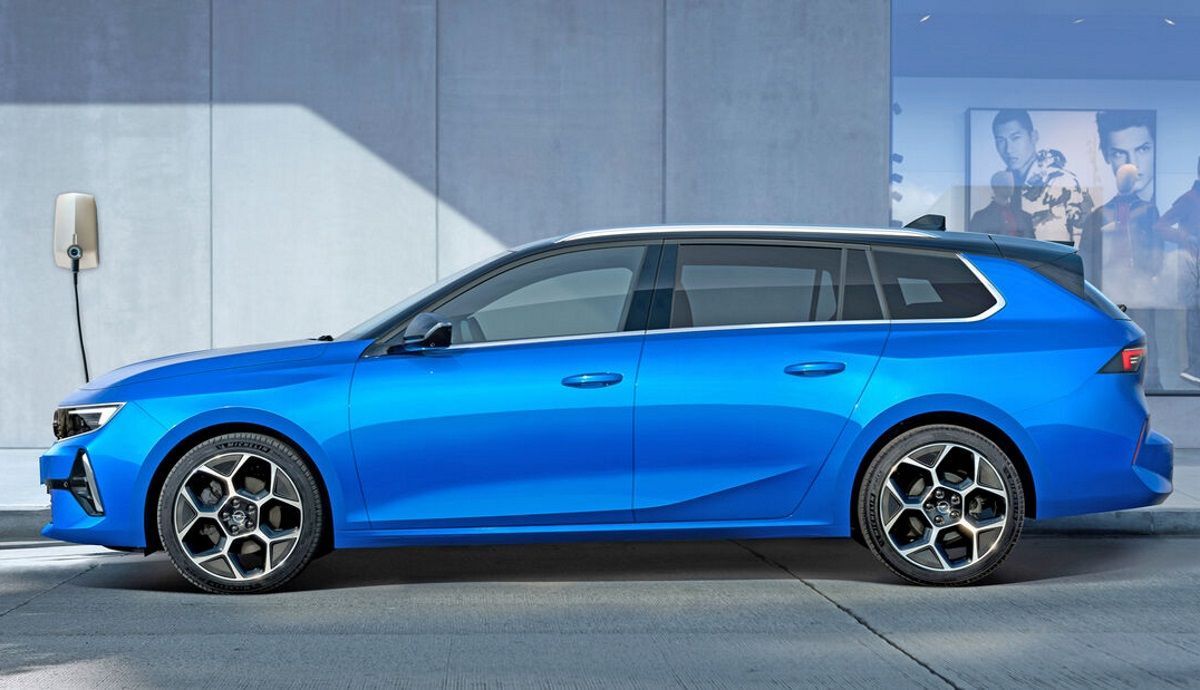 Nuevos Peugeot e 308 y Opel e Astra, última hora y nuevos detalles de los próximos compactos