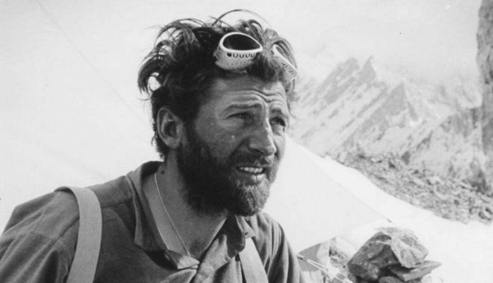 Hermann Buhl ascendió en solitario al Nanga Parbat. Hermann Buhl ascendió en solitario al Nanga Parbat.