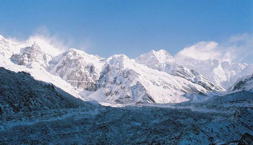 El monte Kanchenjunga tiene cuatro rutas de escalada conocidas, que son suroeste, noroeste, noreste y noreste