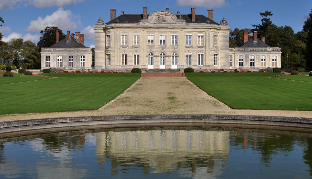 Este edificio es un auténtico castillo digno de Versalles. Este edificio es un auténtico castillo digno de Versalles.