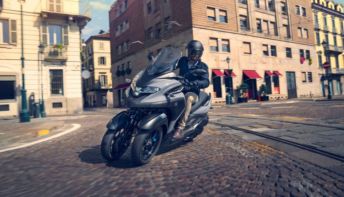 Yamaha Tricity 300, cambia tu movilidad con un nuevo scooter que puedes conducir con carné B de coche