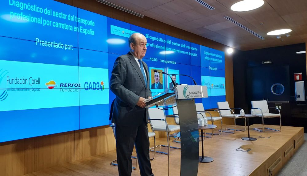 Uno de los participantes en esta jornada, que ha analizado la situación del sector del transporte. Uno de los participantes en esta jornada, que ha analizado la situación del sector del transporte.