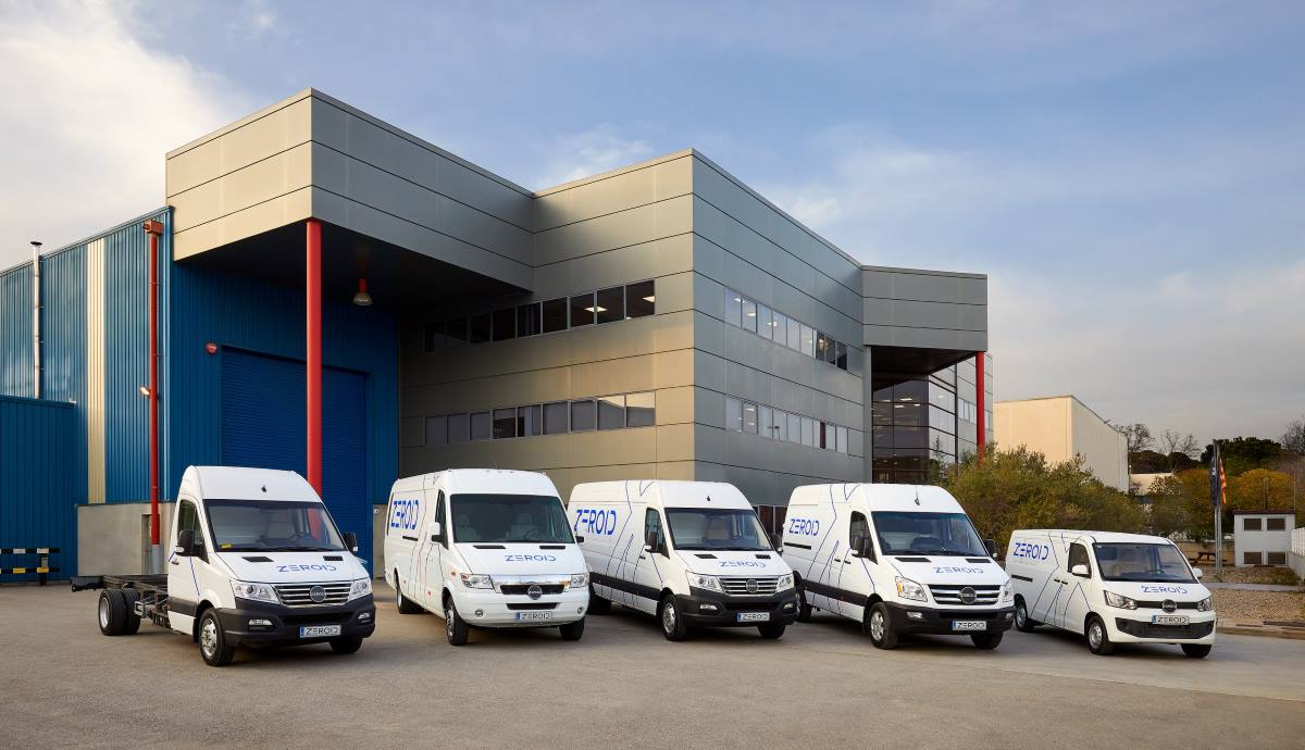 Así son las furgonetas eléctricas españolas que relanzarán la antigua planta de Nissan en Barcelona