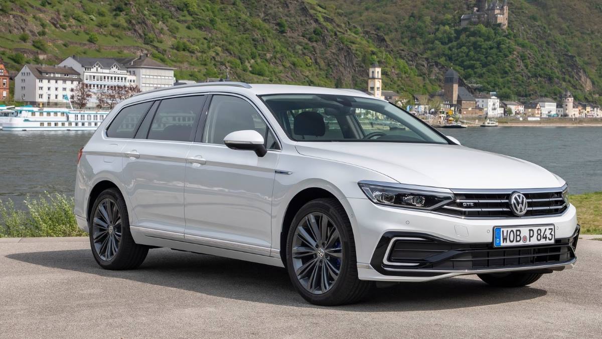 VW Passat Variant GTE 2