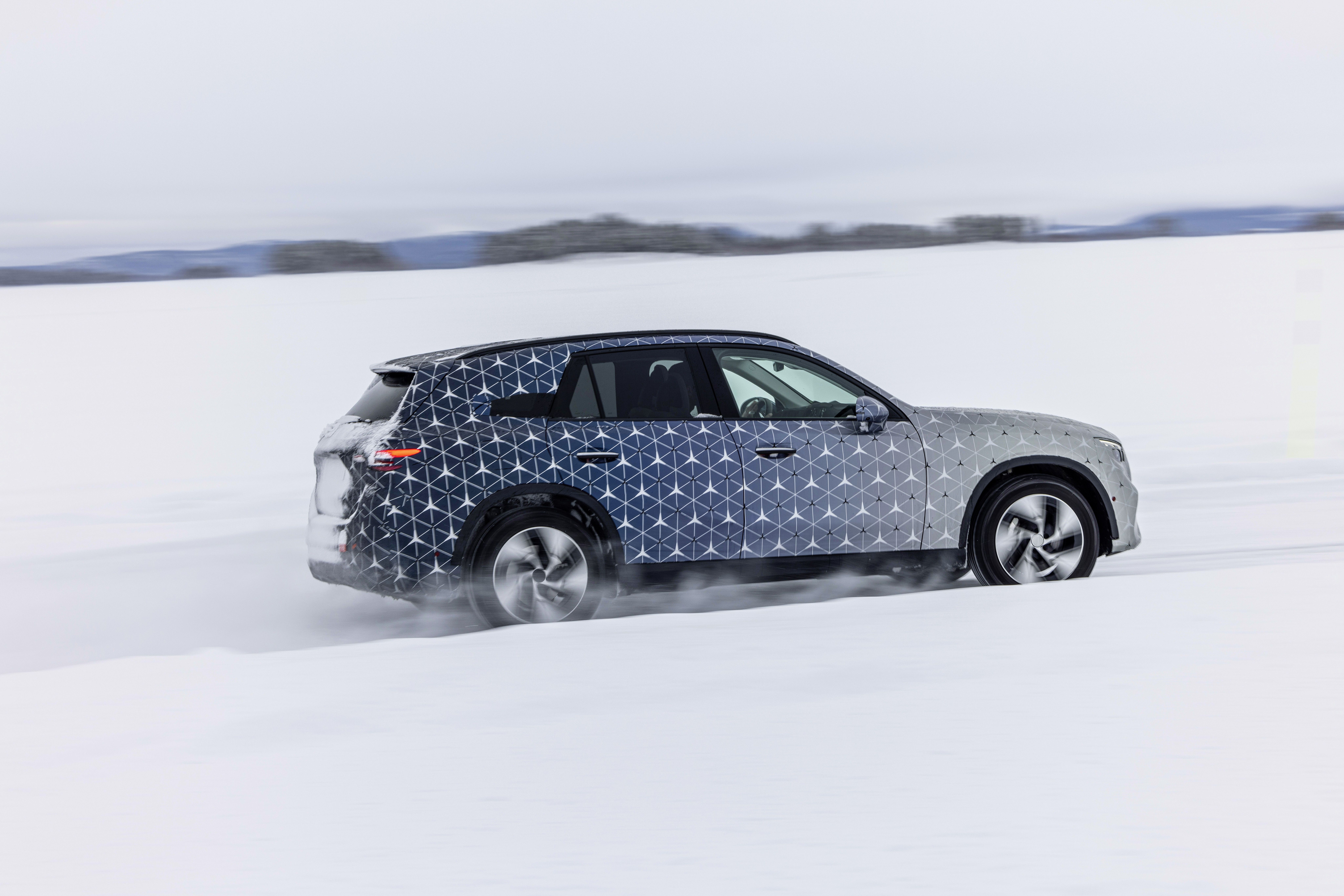 Mercedes GLC 2022 realizando los test invernales previos a la presentación oficial. 