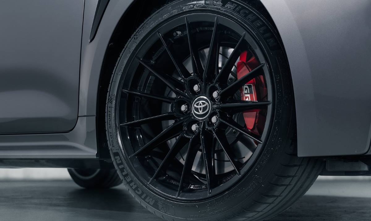 Toyota GR Corolla 2023 12