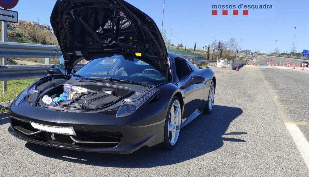 Multa de 6.000 € para el conductor de un Ferrari que tenía oculto así un inhibidor de radar