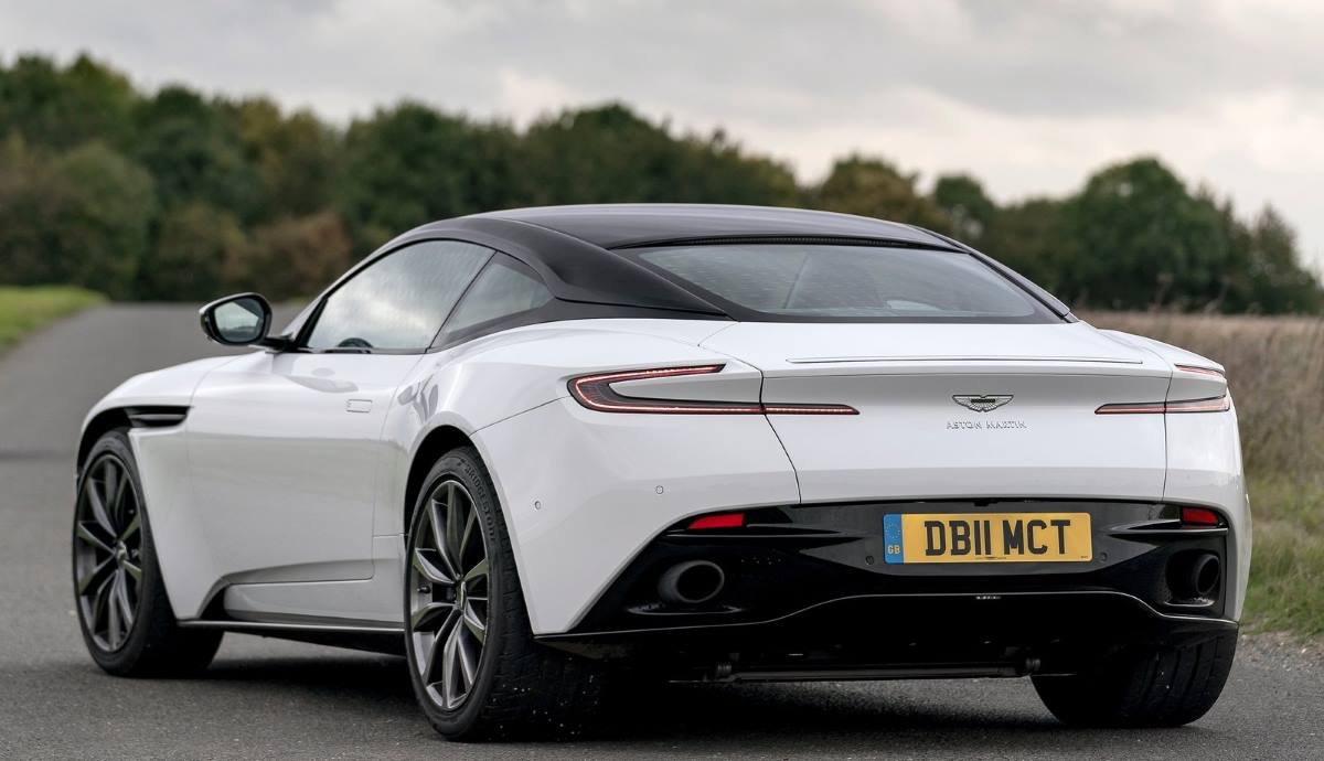 Aston Martin DB11 2