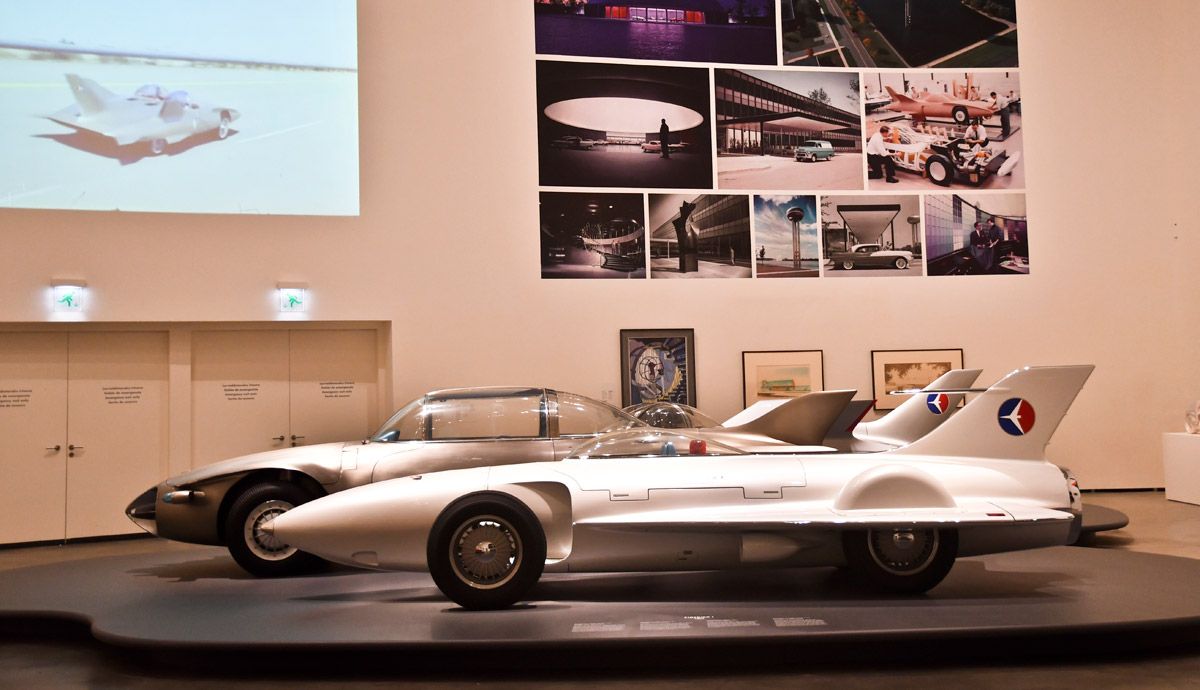 Exposición “Motion: Autos, art & architecture by Norman Foster” en el Guggenheim.