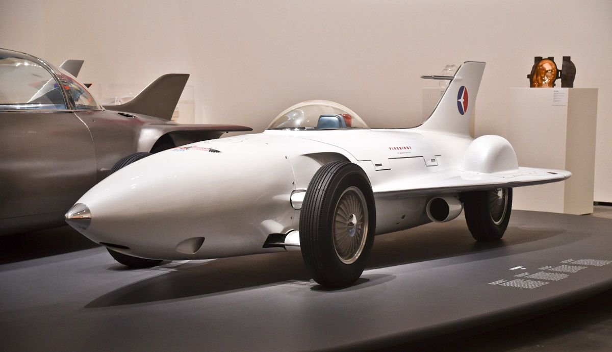 Exposición “Motion: Autos, art & architecture by Norman Foster” en el Guggenheim.