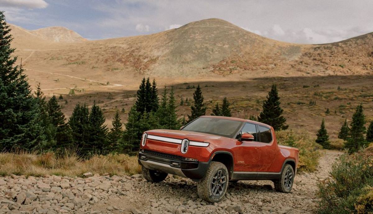 Rivian RT1, el pick up que gira como un tanque