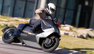BMW CE 04