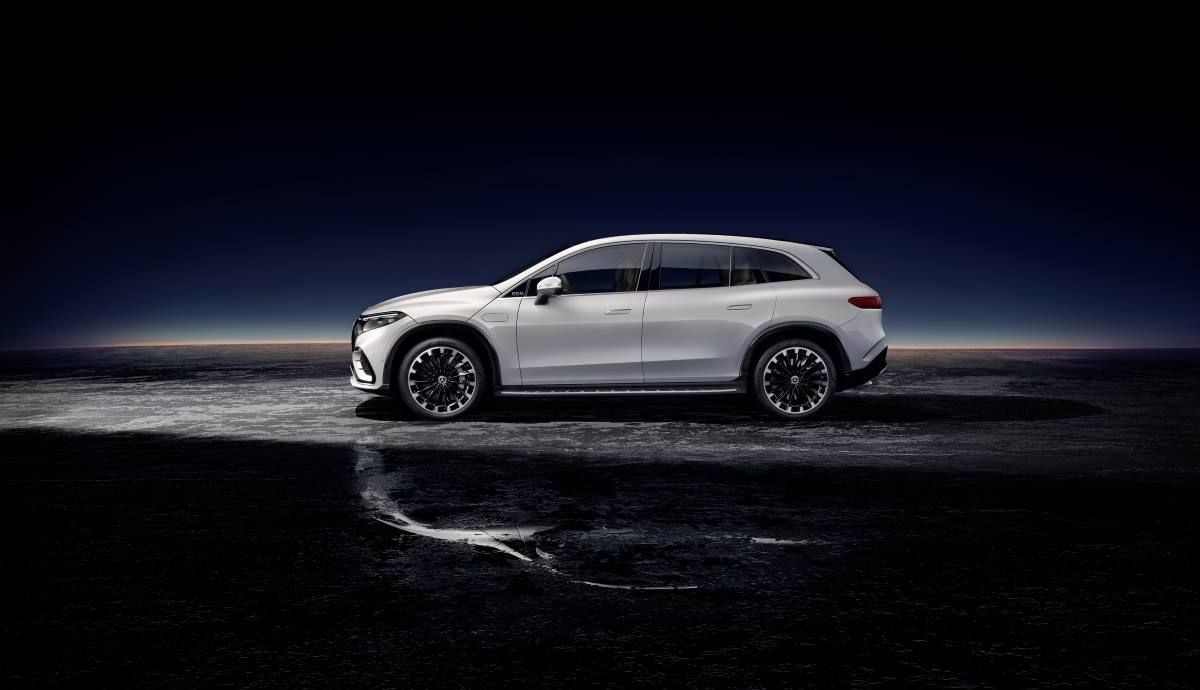 Mercedes EQS SUV 2023 4