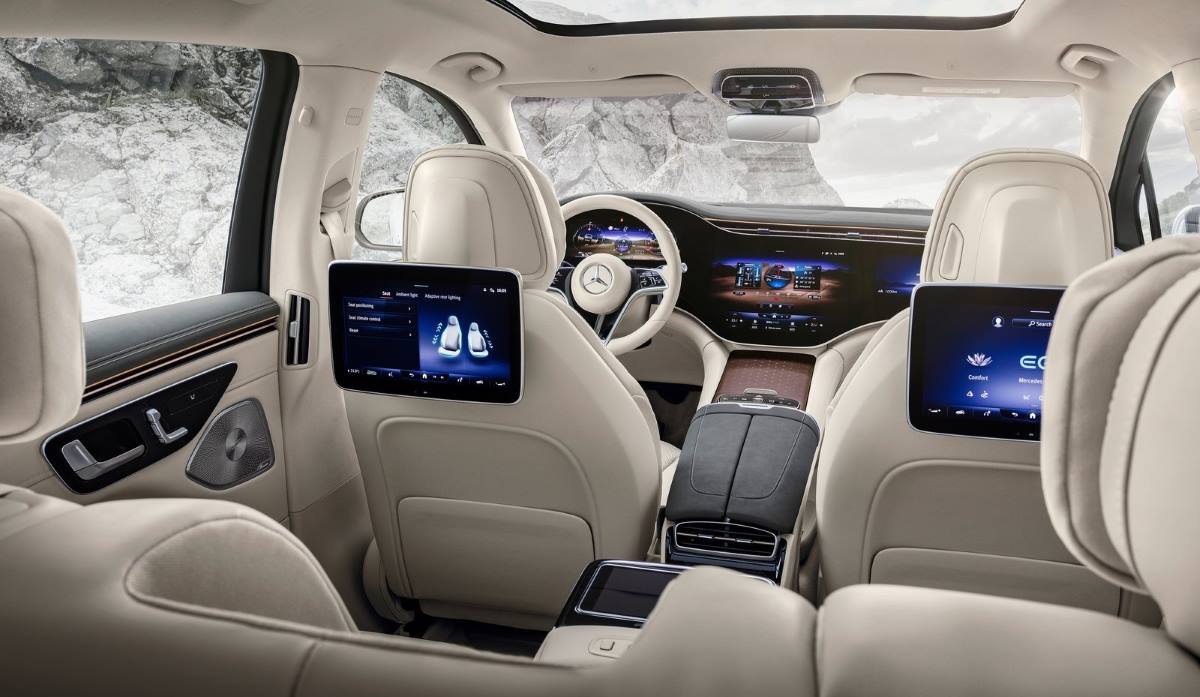 Mercedes EQS SUV 2023 10