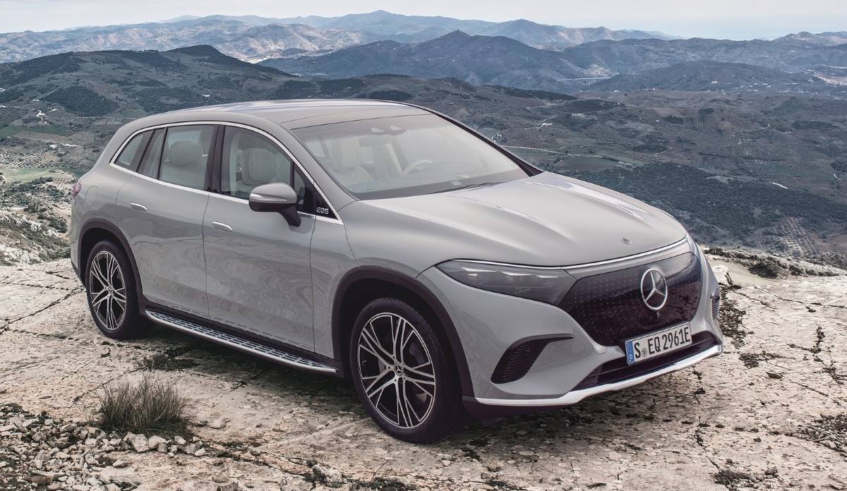 Mercedes EQS SUV 2023 12