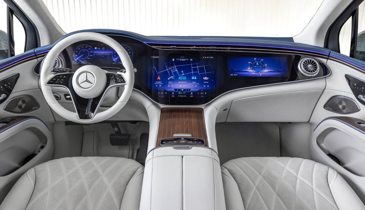 Mercedes EQS SUV 2023 15