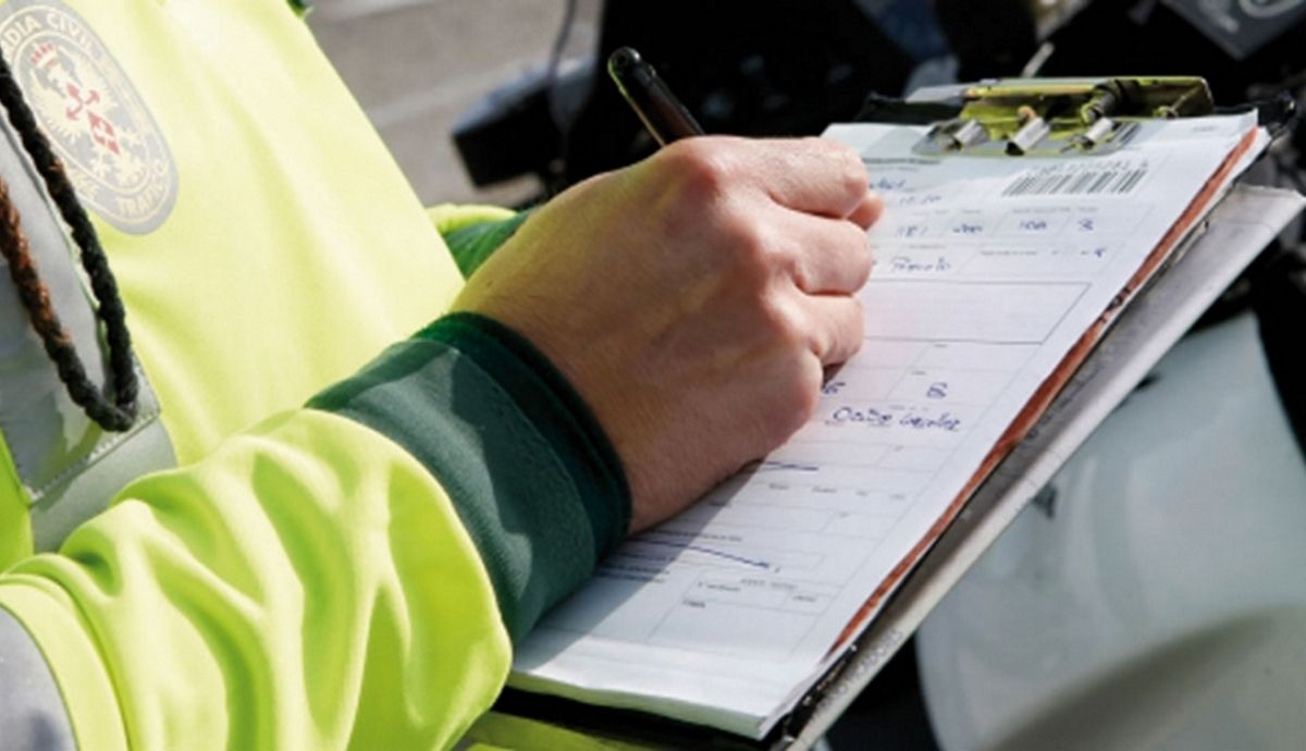 La DGT avisa, nueva multa de 200 € para muchos vehículos ya en ciudad, además de inmovilizarlos