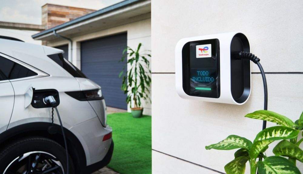 Carga sin complicaciones tu vehículo eléctrico con el mejor servicio integral del mercado