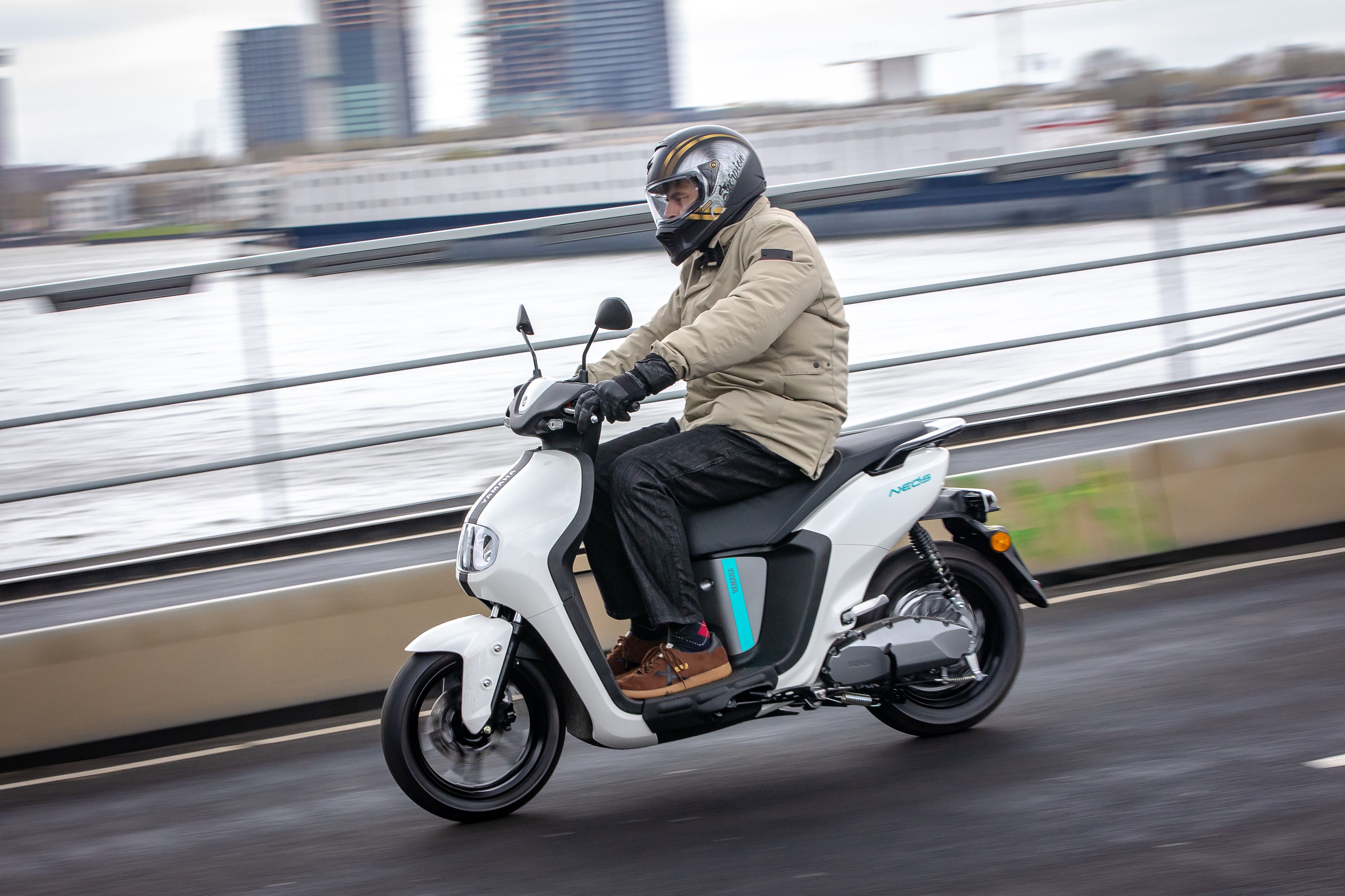 Yamaha Neo´s, prueba, precio y ficha del scooter eléctrico, que puedes conducir con carné B de coche