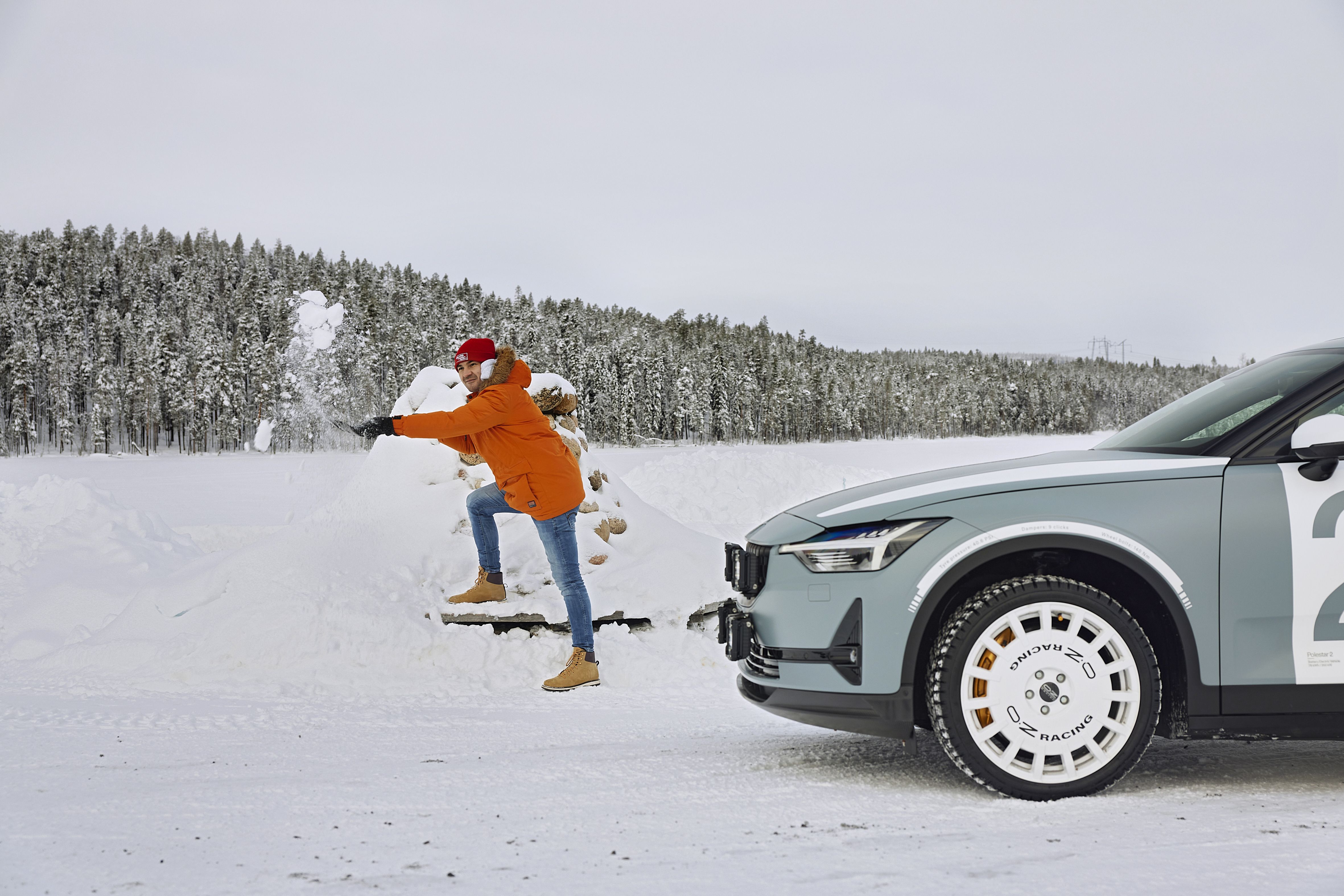 Polestar 2 en el Circulo Polar Ártico