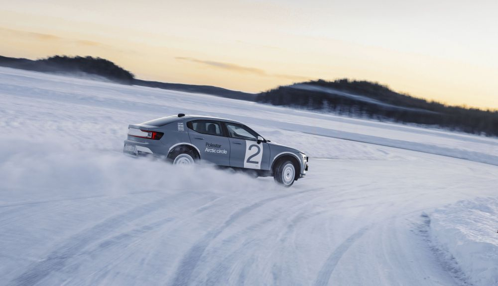 Polestar 2 en el Circulo Polar Ártico Polestar 2 en el Circulo Polar Ártico