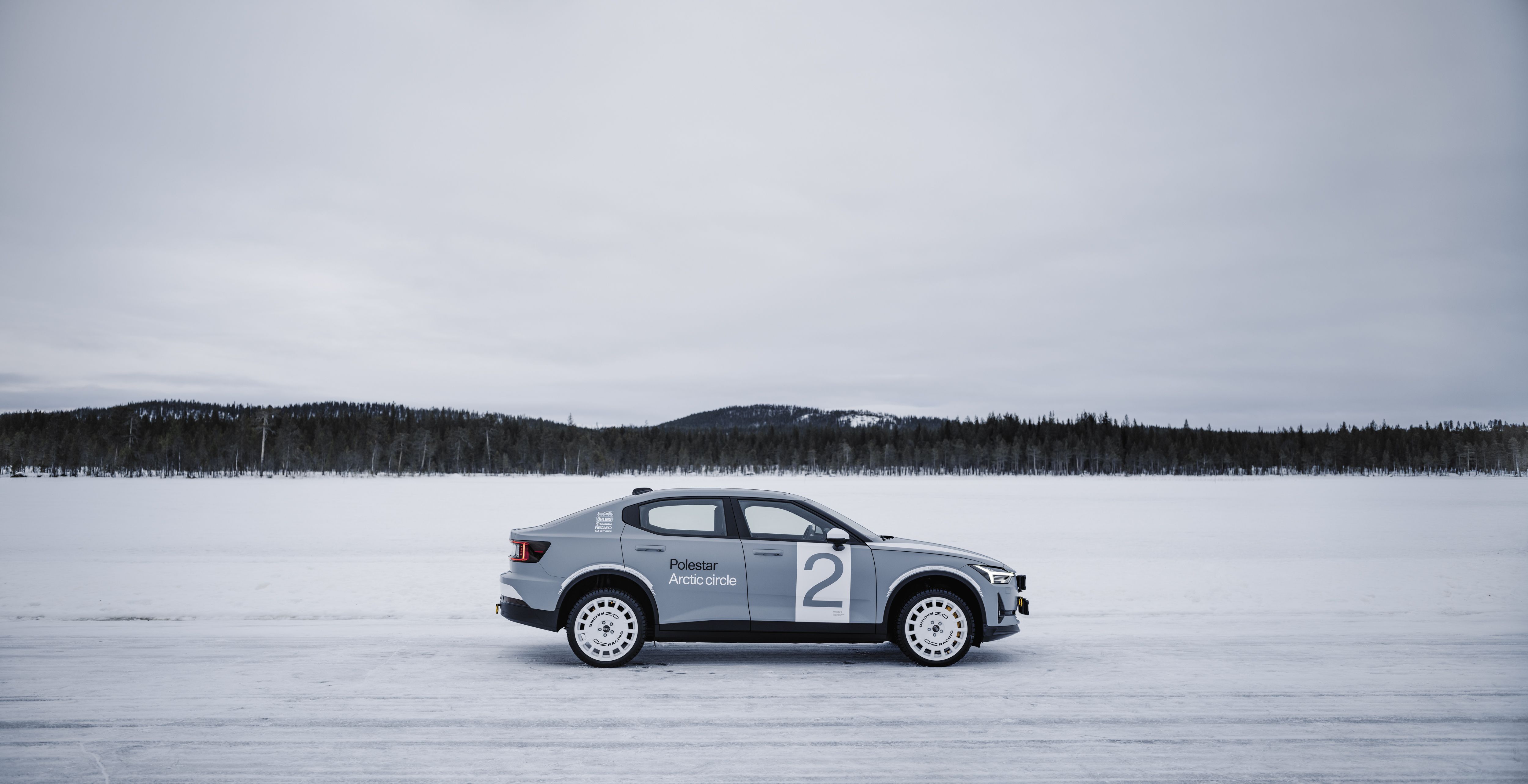 Polestar 2 en el Circulo Polar Ártico