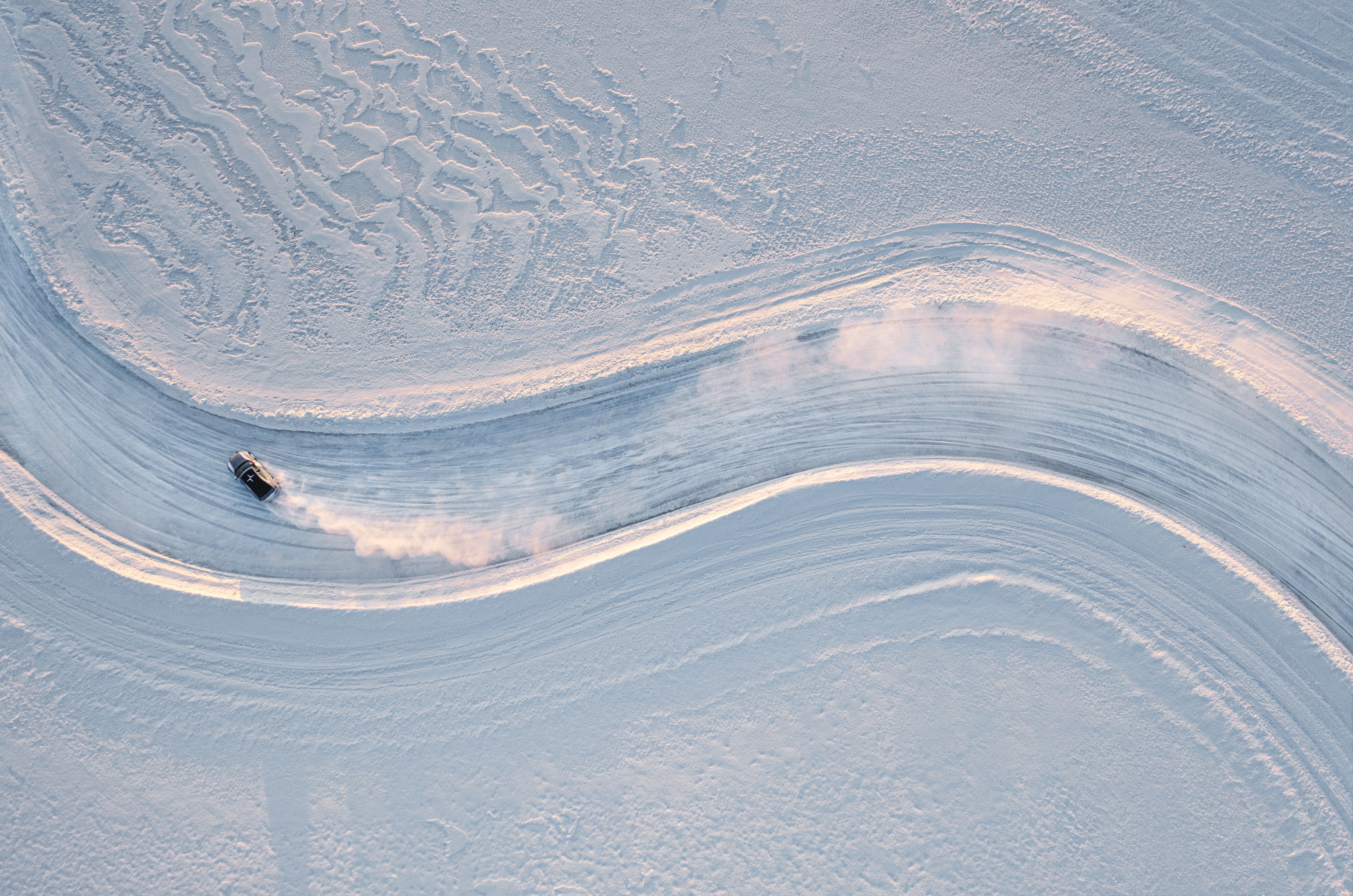 Polestar 2 en el Circulo Polar Ártico