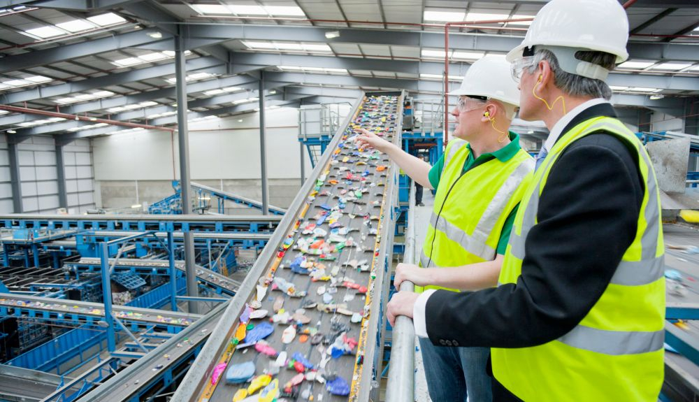 Según el informe, Europa debe duplicar la capacidad actual de reciclaje. Según el informe, Europa debe duplicar la capacidad actual de reciclaje.