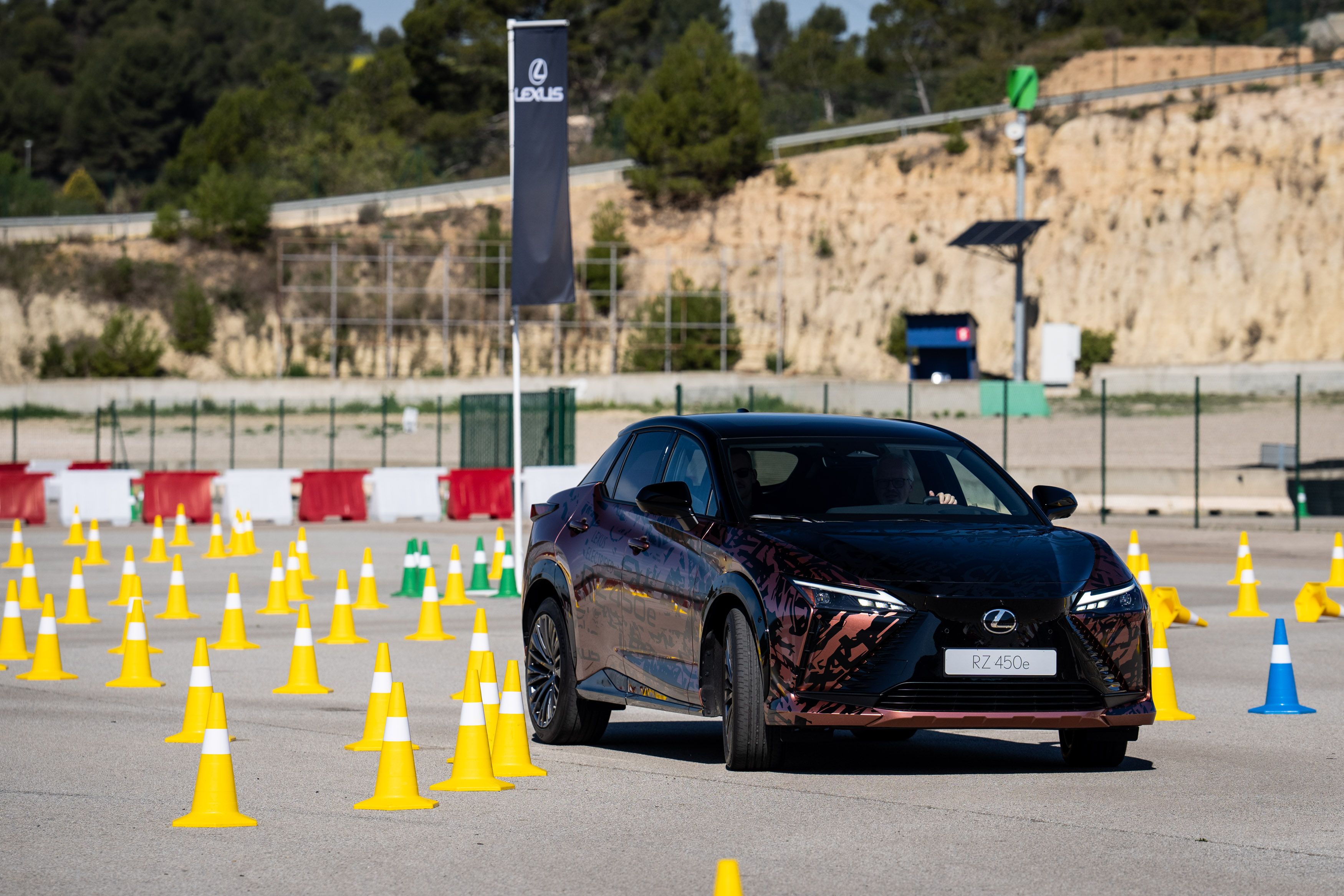 LEXUS RZ 450e