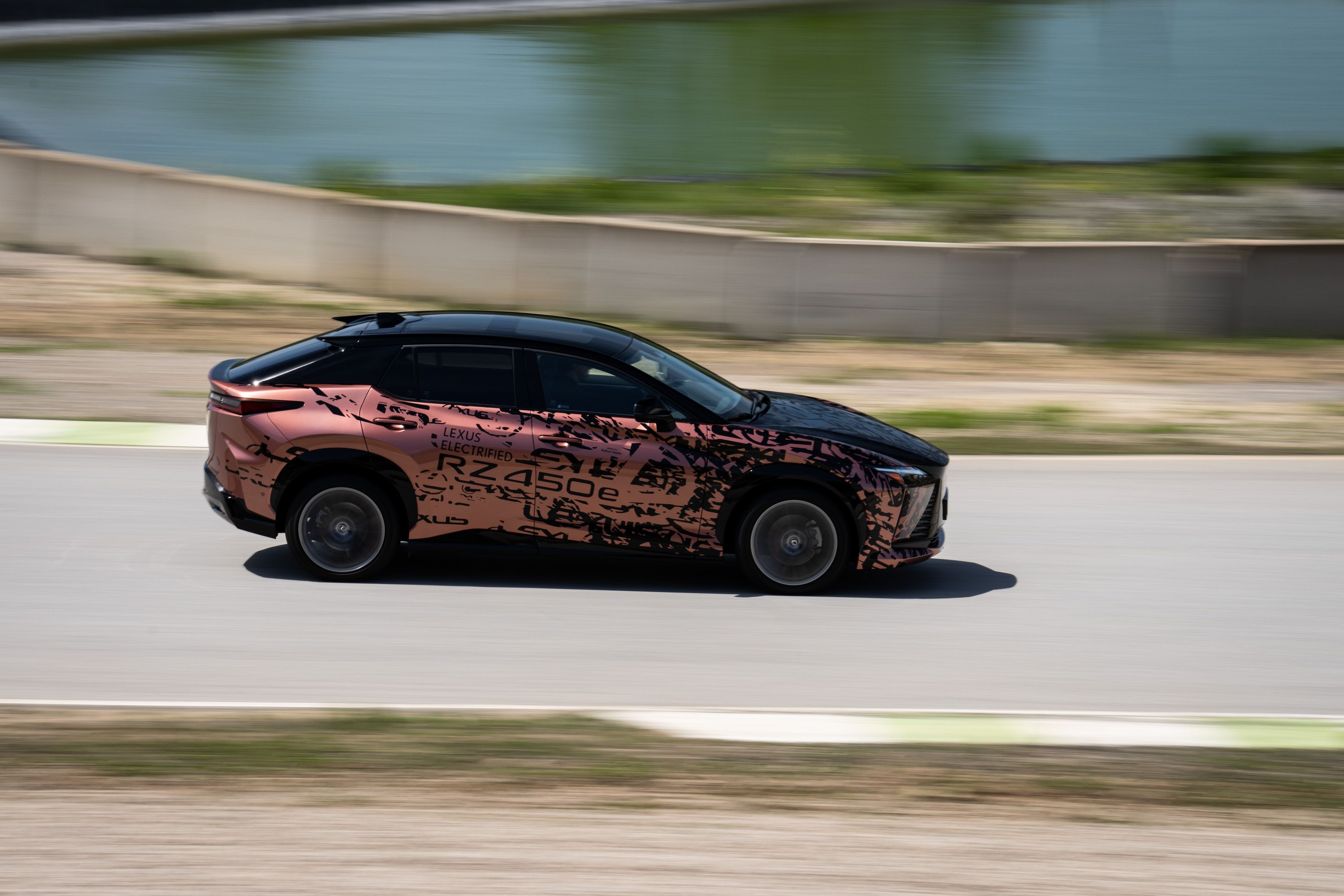 LEXUS RZ 450e