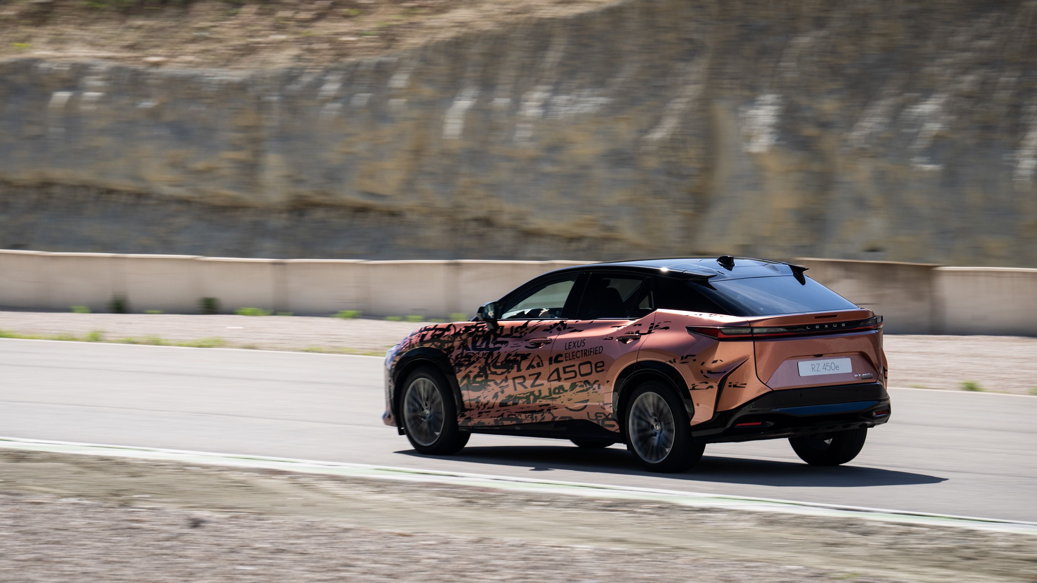 LEXUS RZ 450e