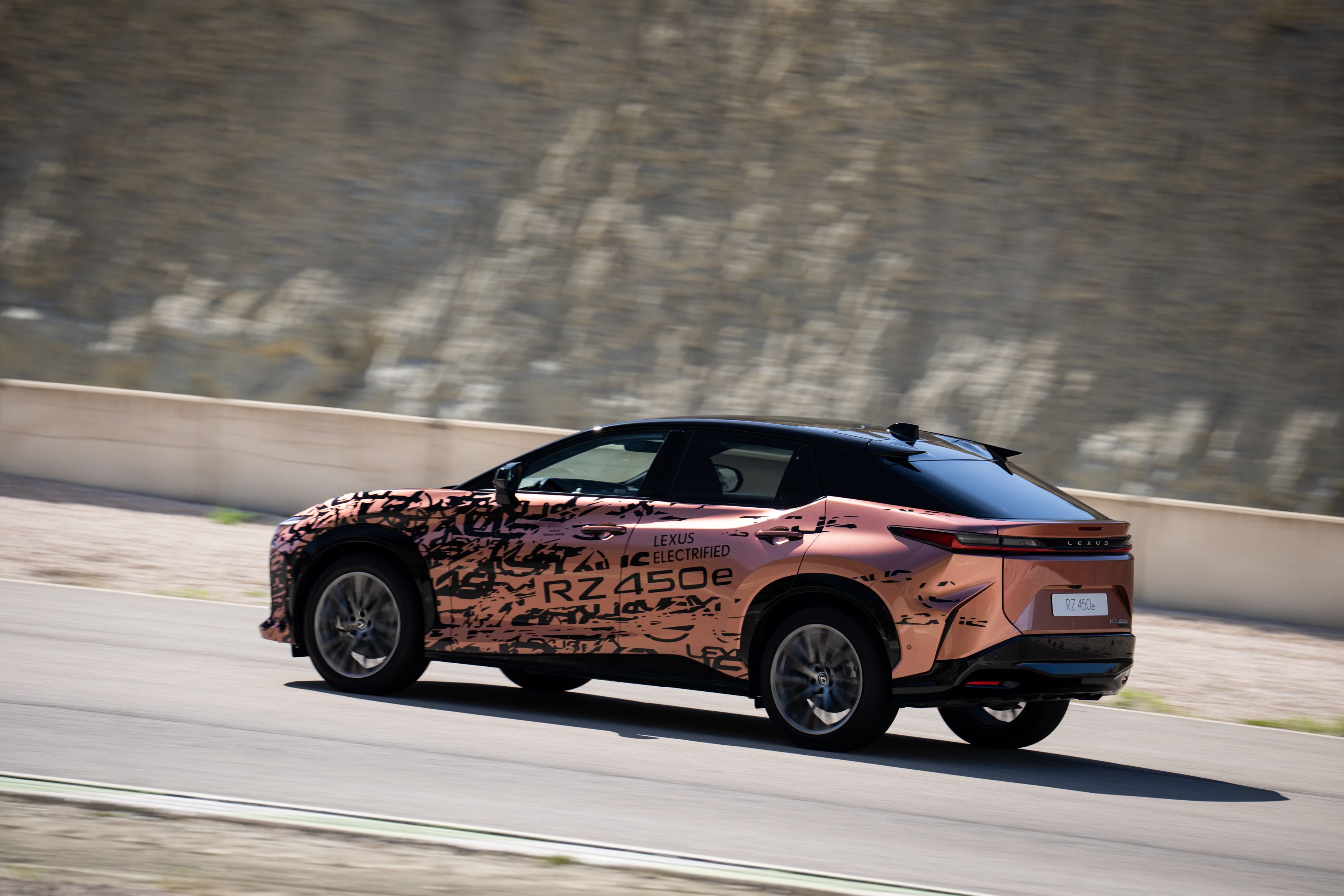 LEXUS RZ 450e