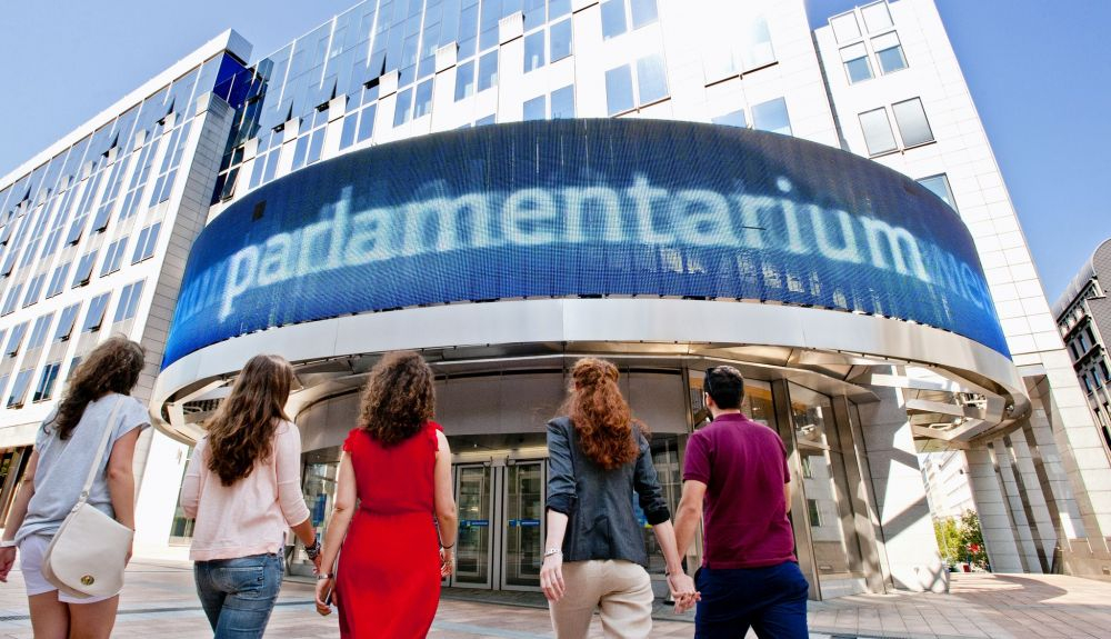 El Parlamentarium es un centro tecnológico, donde se da a conocer cómo funciona el Parlamento Europeo. El Parlamentarium es un centro tecnológico, donde se da a conocer cómo funciona el Parlamento Europeo.