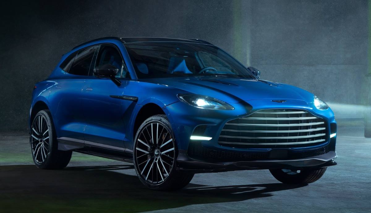 Aston Martin DBX707 1