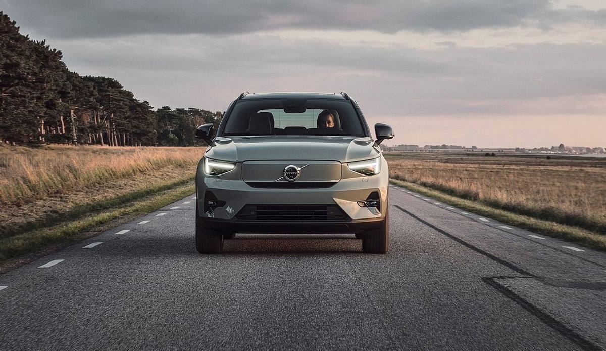 Volvo XC40 2022 4
