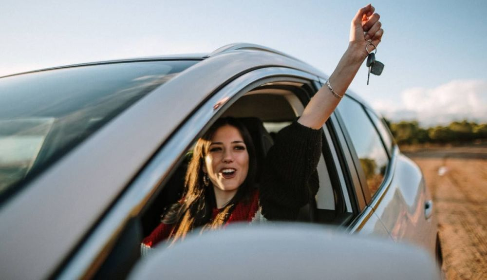 Alquila ya, la OCU alerta de escasez de coches de alquiler para este verano Imagen iStock Alquila ya, la OCU alerta de escasez de coches de alquiler para este verano Imagen iStock