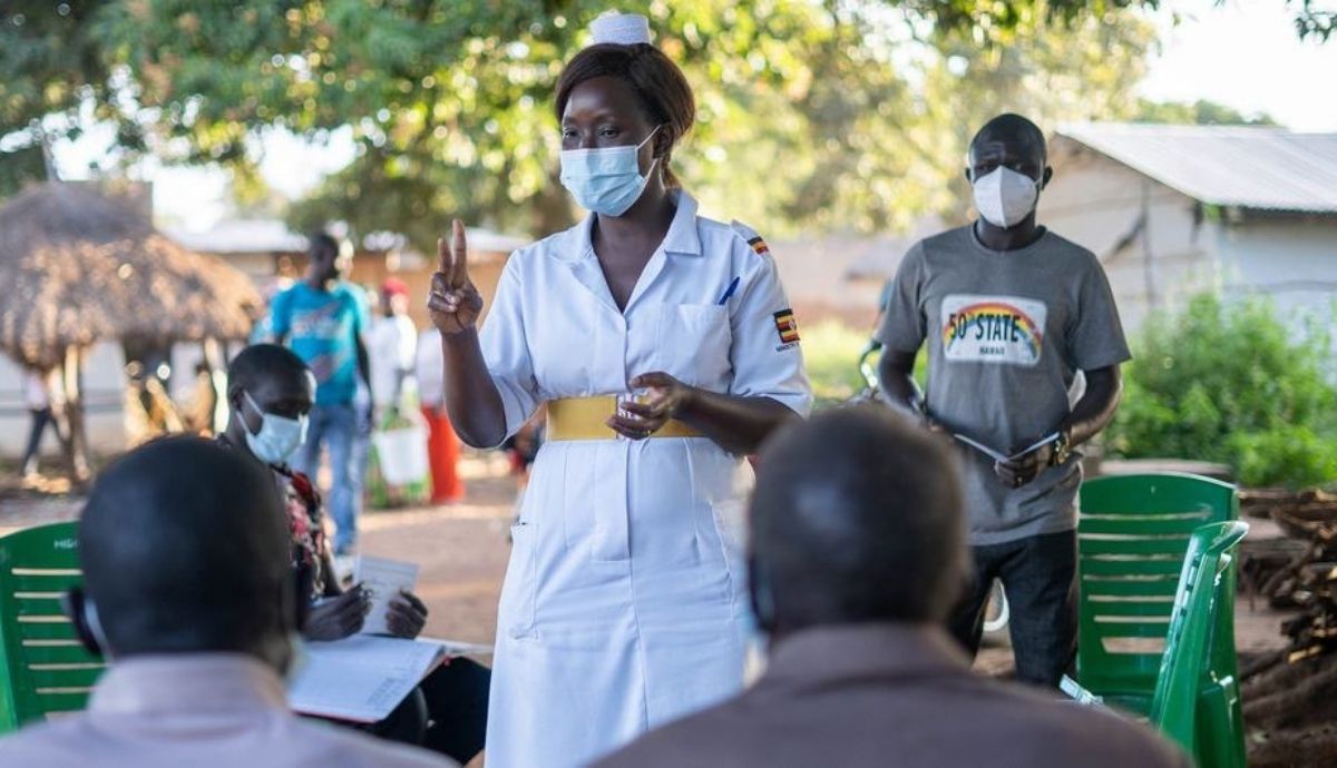 Judith Candiru, auxiliar de enfermería del Centro de Salud de Midigo, en el distrito de Yumbe, en Uganda.