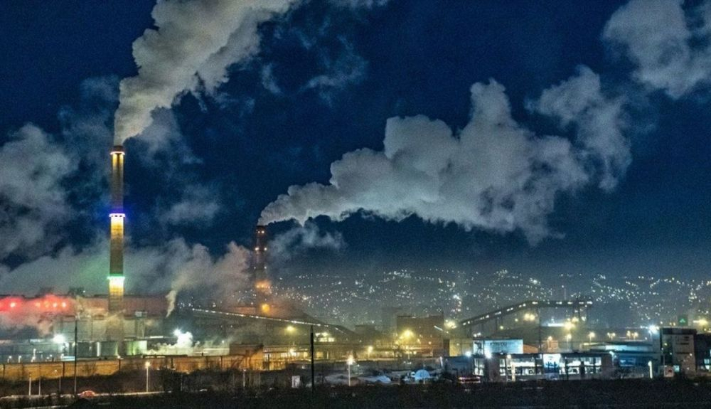 Las emsiones de carbono de las plantas de energía contribuyen al calentamiento del planeta y contaminan el aire que respiramos.