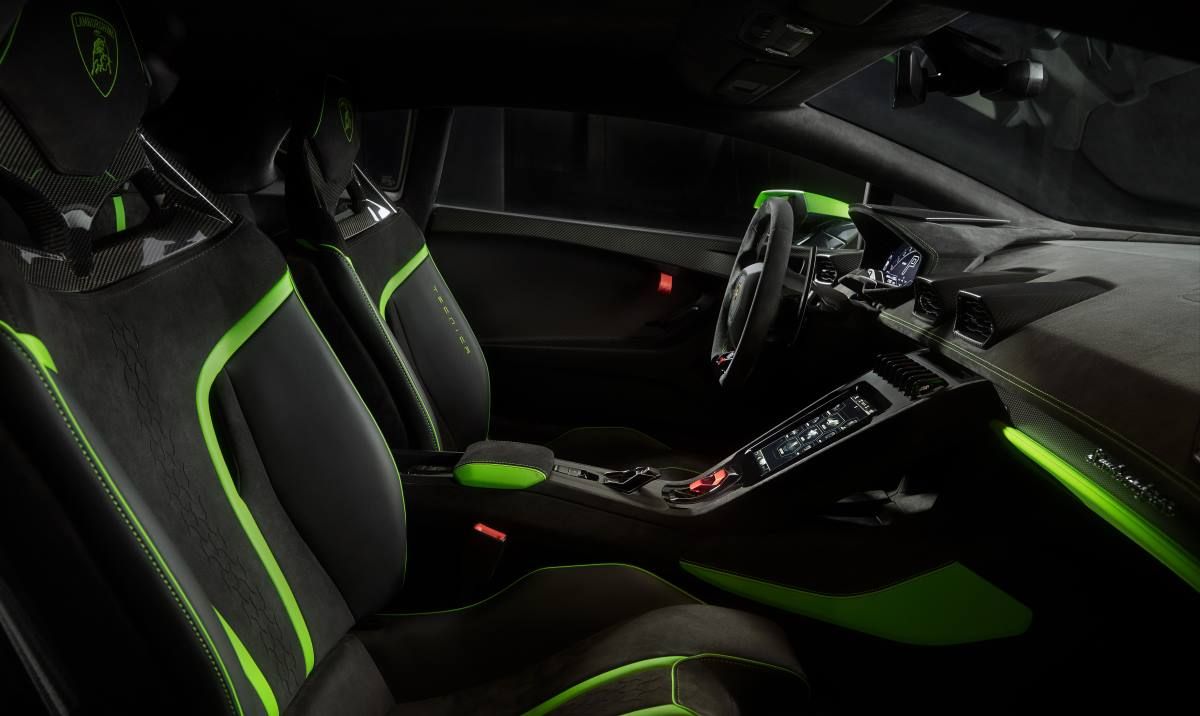 Lamborghini Huracan Tecnica (5)