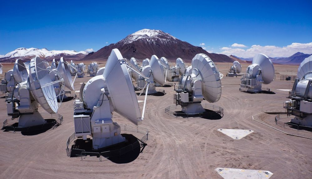 Se adaptó el Telescopio del Polo Sur y el Atacama Large Millimeter submillimetre Array (ALMA), en Chile, para hacer el trabajo. Se adaptó el Telescopio del Polo Sur y el Atacama Large Millimeter submillimetre Array (ALMA), en Chile, para hacer el trabajo.