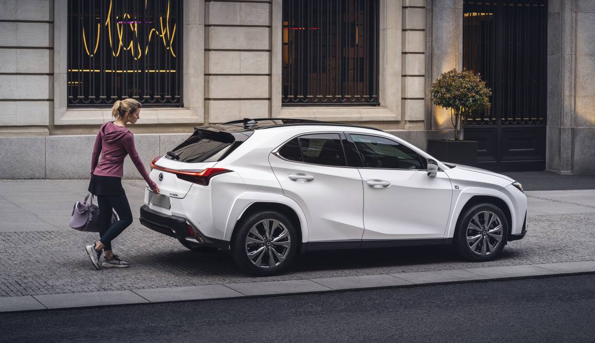 Lexus UX 2023 1