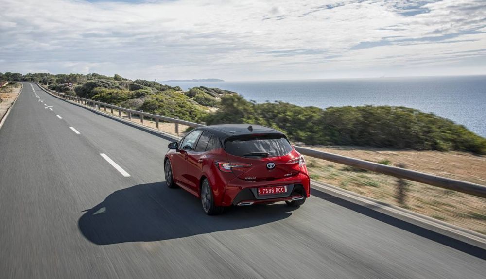 toyota corolla 2022 3 1 1000x575 1 1000x575