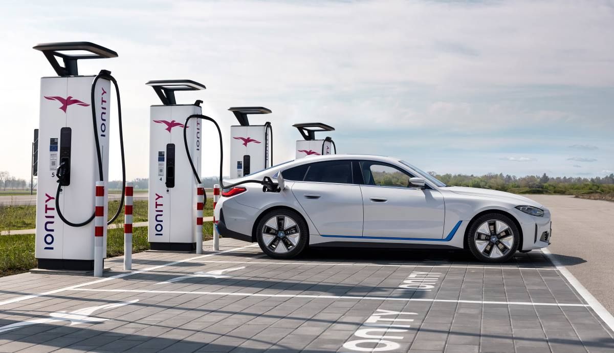 BMW i4 ya a la venta 9