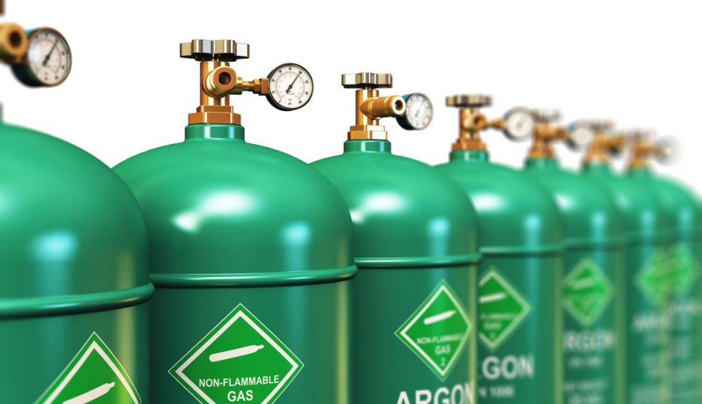 Contenedores de gas argón industrial.