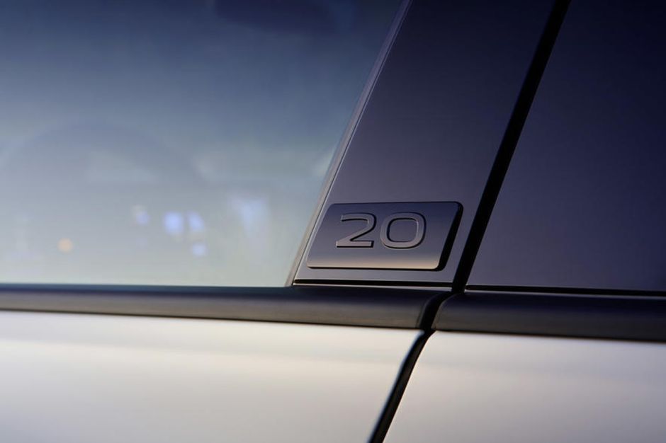Volkswagen Golf R 20 Years Edition 2022.