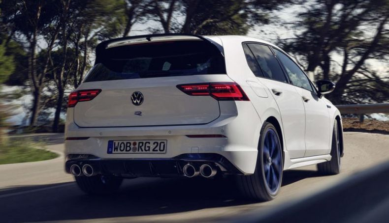 Volkswagen Golf R 20 Years Edition 2022. Volkswagen Golf R 20 Years Edition 2022.